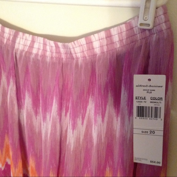 Alfred Dunner flowy pink printed skirt size 20 NWT - Picture 6 of 8